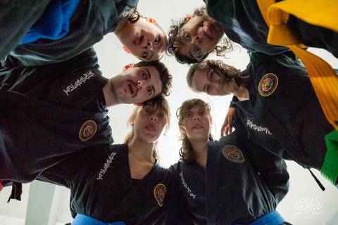 ensaio 15 anos - fotografia de 15 anos - Ana Carolina - personalidade forte - hapkido - ensaio personalizado - Antonio Rocha Fotografias - Cafeteria do Engenho - fotos com amigos - fotos de família – Pelotas – Antonio Rocha Fotografias - Debutante'
