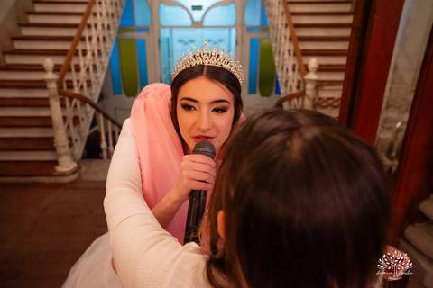 festa - 15 anos - Ana Julia - debutante - vestido - escadaria - Aleluia - dança - celebração - família - amigos - cliques - presentes - emoção - carinho - Antonio Rocha Fotografias – Pelotas – Clube Caixeral - Debutante Cantora - Violão'