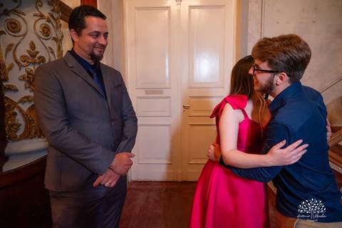 festa - 15 anos - Ana Julia - debutante - vestido - escadaria - Aleluia - dança - celebração - família - amigos - cliques - presentes - emoção - carinho - Antonio Rocha Fotografias – Pelotas – Clube Caixeral - Debutante Cantora - Violão'