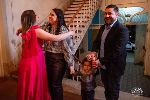 festa - 15 anos - Ana Julia - debutante - vestido - escadaria - Aleluia - dança - celebração - família - amigos - cliques - presentes - emoção - carinho - Antonio Rocha Fotografias – Pelotas – Clube Caixeral - Debutante Cantora - Violão'