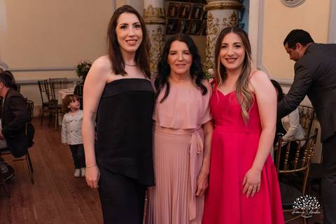 festa - 15 anos - Ana Julia - debutante - vestido - escadaria - Aleluia - dança - celebração - família - amigos - cliques - presentes - emoção - carinho - Antonio Rocha Fotografias – Pelotas – Clube Caixeral - Debutante Cantora - Violão'