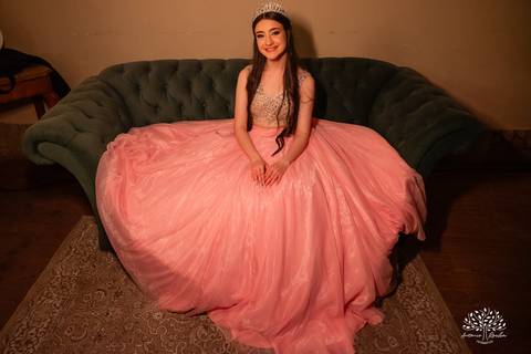 festa - 15 anos - Ana Julia - debutante - vestido - escadaria - Aleluia - dança - celebração - família - amigos - cliques - presentes - emoção - carinho - Antonio Rocha Fotografias – Pelotas – Clube Caixeral - Debutante Cantora - Violão'