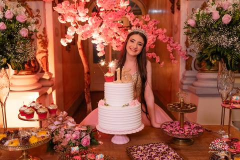 festa - 15 anos - Ana Julia - debutante - vestido - escadaria - Aleluia - dança - celebração - família - amigos - cliques - presentes - emoção - carinho - Antonio Rocha Fotografias – Pelotas – Clube Caixeral - Debutante Cantora - Violão'