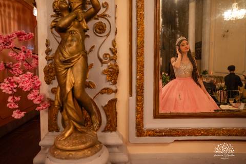 festa - 15 anos - Ana Julia - debutante - vestido - escadaria - Aleluia - dança - celebração - família - amigos - cliques - presentes - emoção - carinho - Antonio Rocha Fotografias – Pelotas – Clube Caixeral - Debutante Cantora - Violão'