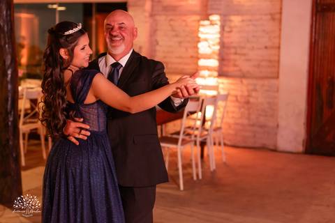 15 anos - Bruna - celebração - Day Spa - família - amigos - mesa de doces - emoções - dança - valsa - homenagens - festa - Antonio Rocha Fotografias - Fazenda do Sobrado - São Lourenço do Sul - Pelotas - Dj Guilherme - Vestido Debutante - Fotografia de 15'