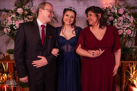 15 anos - Bruna - celebração - Day Spa - família - amigos - mesa de doces - emoções - dança - valsa - homenagens - festa - Antonio Rocha Fotografias - Fazenda do Sobrado - São Lourenço do Sul - Pelotas - Dj Guilherme - Vestido Debutante - Fotografia de 15'