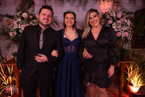 15 anos - Bruna - celebração - Day Spa - família - amigos - mesa de doces - emoções - dança - valsa - homenagens - festa - Antonio Rocha Fotografias - Fazenda do Sobrado - São Lourenço do Sul - Pelotas - Dj Guilherme - Vestido Debutante - Fotografia de 15'