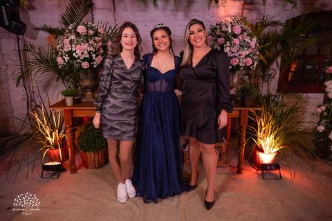 15 anos - Bruna - celebração - Day Spa - família - amigos - mesa de doces - emoções - dança - valsa - homenagens - festa - Antonio Rocha Fotografias - Fazenda do Sobrado - São Lourenço do Sul - Pelotas - Dj Guilherme - Vestido Debutante - Fotografia de 15'