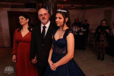 15 anos - Bruna - celebração - Day Spa - família - amigos - mesa de doces - emoções - dança - valsa - homenagens - festa - Antonio Rocha Fotografias - Fazenda do Sobrado - São Lourenço do Sul - Pelotas - Dj Guilherme - Vestido Debutante - Fotografia de 15'