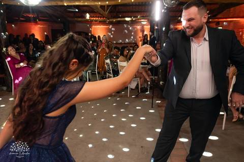 15 anos - Bruna - celebração - Day Spa - família - amigos - mesa de doces - emoções - dança - valsa - homenagens - festa - Antonio Rocha Fotografias - Fazenda do Sobrado - São Lourenço do Sul - Pelotas - Dj Guilherme - Vestido Debutante - Fotografia de 15'