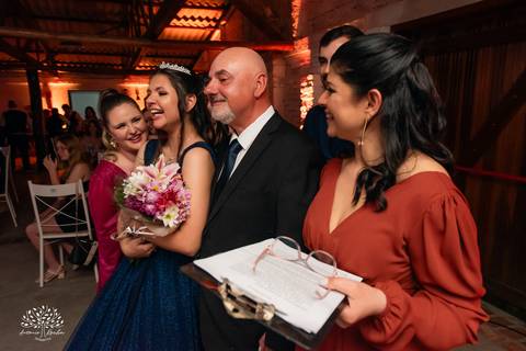 15 anos - Bruna - celebração - Day Spa - família - amigos - mesa de doces - emoções - dança - valsa - homenagens - festa - Antonio Rocha Fotografias - Fazenda do Sobrado - São Lourenço do Sul - Pelotas - Dj Guilherme - Vestido Debutante - Fotografia de 15'