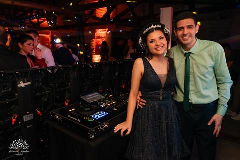 15 anos - Bruna - celebração - Day Spa - família - amigos - mesa de doces - emoções - dança - valsa - homenagens - festa - Antonio Rocha Fotografias - Fazenda do Sobrado - São Lourenço do Sul - Pelotas - Dj Guilherme - Vestido Debutante - Fotografia de 15'