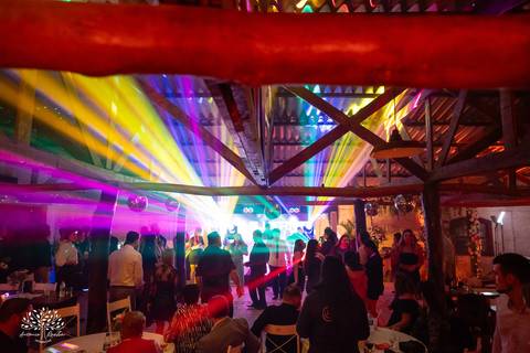 15 anos - Bruna - celebração - Day Spa - família - amigos - mesa de doces - emoções - dança - valsa - homenagens - festa - Antonio Rocha Fotografias - Fazenda do Sobrado - São Lourenço do Sul - Pelotas - Dj Guilherme - Vestido Debutante - Fotografia de 15'