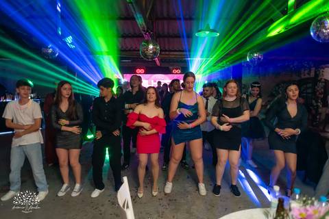 15 anos - Bruna - celebração - Day Spa - família - amigos - mesa de doces - emoções - dança - valsa - homenagens - festa - Antonio Rocha Fotografias - Fazenda do Sobrado - São Lourenço do Sul - Pelotas - Dj Guilherme - Vestido Debutante - Fotografia de 15'