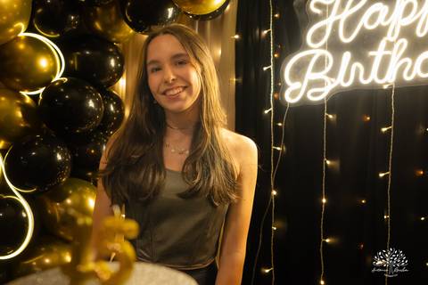 Pelotas- aniversário de 15 anos - festa de debutante - Renata Dalbann - emoção - família e amigos - presente especial - violão - guitarra - sessão de fotos - registro fotográfico - Antonio Rocha Fotografias - amor pela música 
 - Veredas - Salão Pub House'