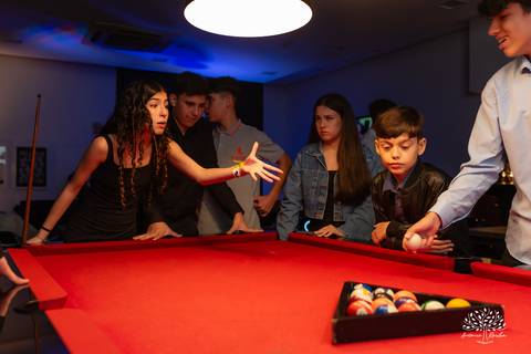 Pelotas- aniversário de 15 anos - festa de debutante - Renata Dalbann - emoção - família e amigos - presente especial - violão - guitarra - sessão de fotos - registro fotográfico - Antonio Rocha Fotografias - amor pela música 
 - Veredas - Salão Pub House'