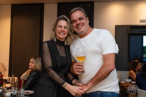 Pelotas- aniversário de 15 anos - festa de debutante - Renata Dalbann - emoção - família e amigos - presente especial - violão - guitarra - sessão de fotos - registro fotográfico - Antonio Rocha Fotografias - amor pela música 
 - Veredas - Salão Pub House'
