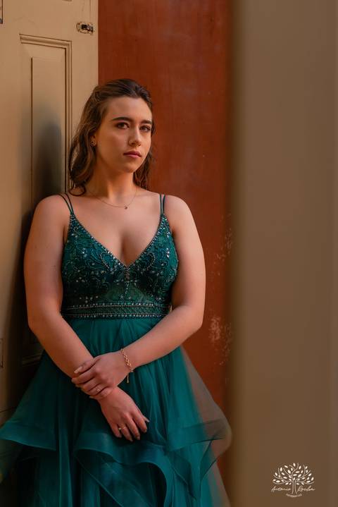 ensaios de 15 anos - fotografia de debutante - Museu do Doce - Pelotas - fotografia de aniversário - ensaio fotográfico personalizado - arquitetura histórica - luz natural - fotografia emocional - Antonio Rocha Fotografias - ensaio marcante- Quinze Anos'