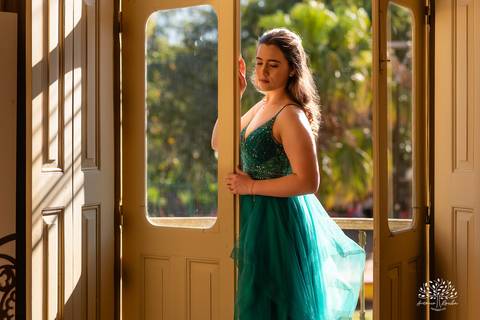 ensaios de 15 anos - fotografia de debutante - Museu do Doce - Pelotas - fotografia de aniversário - ensaio fotográfico personalizado - arquitetura histórica - luz natural - fotografia emocional - Antonio Rocha Fotografias - ensaio marcante- Quinze Anos'