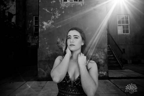 ensaios de 15 anos - fotografia de debutante - Museu do Doce - Pelotas - fotografia de aniversário - ensaio fotográfico personalizado - arquitetura histórica - luz natural - fotografia emocional - Antonio Rocha Fotografias - ensaio marcante- Quinze Anos'