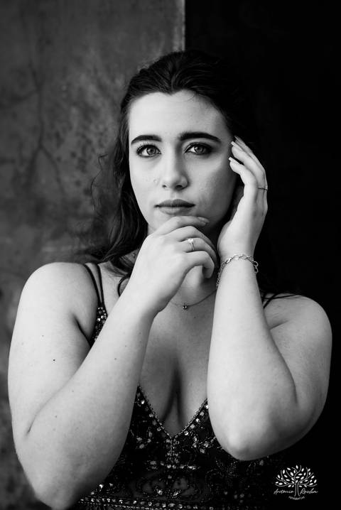 ensaios de 15 anos - fotografia de debutante - Museu do Doce - Pelotas - fotografia de aniversário - ensaio fotográfico personalizado - arquitetura histórica - luz natural - fotografia emocional - Antonio Rocha Fotografias - ensaio marcante- Quinze Anos'