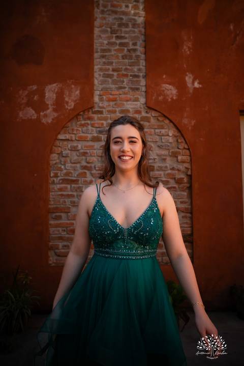 ensaios de 15 anos - fotografia de debutante - Museu do Doce - Pelotas - fotografia de aniversário - ensaio fotográfico personalizado - arquitetura histórica - luz natural - fotografia emocional - Antonio Rocha Fotografias - ensaio marcante- Quinze Anos'