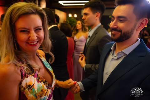 Formatura - Medicina - João Vitor - Conquista - Família - Celebração - Brinde - Aniversário - Laços - Mosa - Vini e banda - Pista de dança - Conquistas - Registro fotográfico - Colação de grau - Estudo - Pelotas - Fotografia - Antonio Rocha Fotografias'
