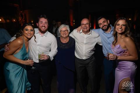 Formatura - Medicina - João Vitor - Conquista - Família - Celebração - Brinde - Aniversário - Laços - Mosa - Vini e banda - Pista de dança - Conquistas - Registro fotográfico - Colação de grau - Estudo - Pelotas - Fotografia - Antonio Rocha Fotografias'