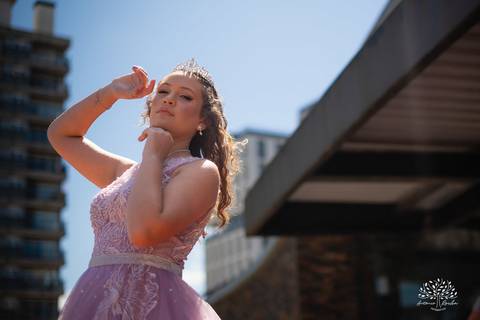 ensaio de 15 anos - fotografia de debutantes - retratos femininos - momentos únicos - Parque Una - fotografia ao ar livre - fotógrafo Antonio Rocha - confiança e carinho - fotografia profissional - celebração dos 15 anos - Pelotas'