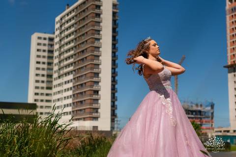 ensaio de 15 anos - fotografia de debutantes - retratos femininos - momentos únicos - Parque Una - fotografia ao ar livre - fotógrafo Antonio Rocha - confiança e carinho - fotografia profissional - celebração dos 15 anos - Pelotas'
