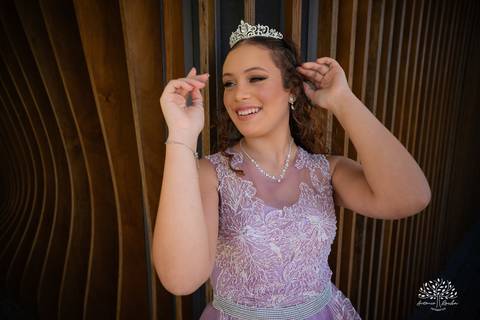 ensaio de 15 anos - fotografia de debutantes - retratos femininos - momentos únicos - Parque Una - fotografia ao ar livre - fotógrafo Antonio Rocha - confiança e carinho - fotografia profissional - celebração dos 15 anos - Pelotas'