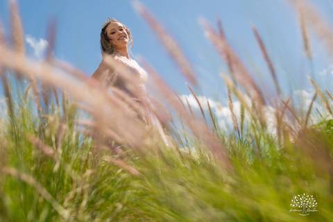 ensaio de 15 anos - fotografia de debutantes - retratos femininos - momentos únicos - Parque Una - fotografia ao ar livre - fotógrafo Antonio Rocha - confiança e carinho - fotografia profissional - celebração dos 15 anos - Pelotas'