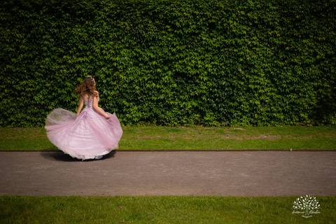 ensaio de 15 anos - fotografia de debutantes - retratos femininos - momentos únicos - Parque Una - fotografia ao ar livre - fotógrafo Antonio Rocha - confiança e carinho - fotografia profissional - celebração dos 15 anos - Pelotas'