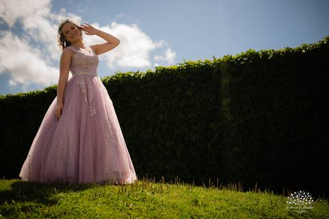 ensaio de 15 anos - fotografia de debutantes - retratos femininos - momentos únicos - Parque Una - fotografia ao ar livre - fotógrafo Antonio Rocha - confiança e carinho - fotografia profissional - celebração dos 15 anos - Pelotas'