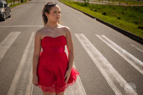 ensaio de 15 anos - fotografia de debutantes - retratos femininos - momentos únicos - Parque Una - fotografia ao ar livre - fotógrafo Antonio Rocha - confiança e carinho - fotografia profissional - celebração dos 15 anos - Pelotas'