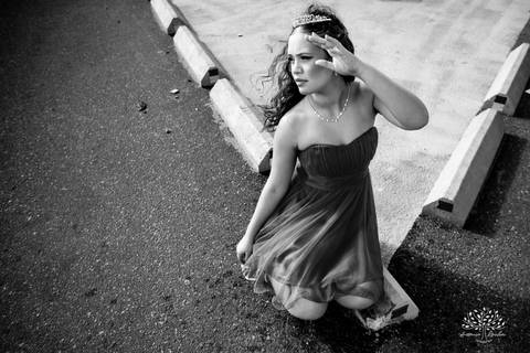 ensaio de 15 anos - fotografia de debutantes - retratos femininos - momentos únicos - Parque Una - fotografia ao ar livre - fotógrafo Antonio Rocha - confiança e carinho - fotografia profissional - celebração dos 15 anos - Pelotas'