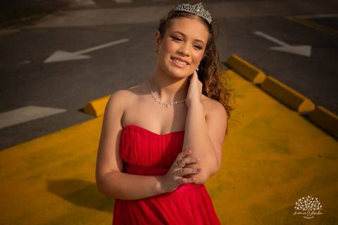 ensaio de 15 anos - fotografia de debutantes - retratos femininos - momentos únicos - Parque Una - fotografia ao ar livre - fotógrafo Antonio Rocha - confiança e carinho - fotografia profissional - celebração dos 15 anos - Pelotas'