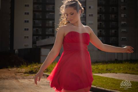 ensaio de 15 anos - fotografia de debutantes - retratos femininos - momentos únicos - Parque Una - fotografia ao ar livre - fotógrafo Antonio Rocha - confiança e carinho - fotografia profissional - celebração dos 15 anos - Pelotas'