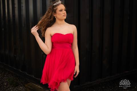 ensaio de 15 anos - fotografia de debutantes - retratos femininos - momentos únicos - Parque Una - fotografia ao ar livre - fotógrafo Antonio Rocha - confiança e carinho - fotografia profissional - celebração dos 15 anos - Pelotas'