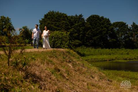 ensaio de gestante - Maiara e Filipe - espera do Théo - vinícola Nardello - manhã ensolarada - fotos de gestante - fotografia de família - registro de momentos - pais de primeira viagem - ensaio gestante ao ar livre - Antonio Rocha Fotografias - Pelotas'
