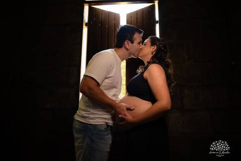 ensaio de gestante - Maiara e Filipe - espera do Théo - vinícola Nardello - manhã ensolarada - fotos de gestante - fotografia de família - registro de momentos - pais de primeira viagem - ensaio gestante ao ar livre - Antonio Rocha Fotografias - Pelotas'