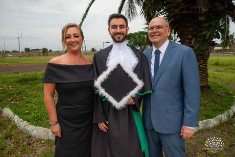João Vitor - formatura - Medicina - UCPel - colação de grau - recepção - celebração - família - amigos - professores - conquista - emoção - registro - fotografia - discurso - crm - doutor - fotos formatura - trajetória - toga - médico - missa - fenadoce'