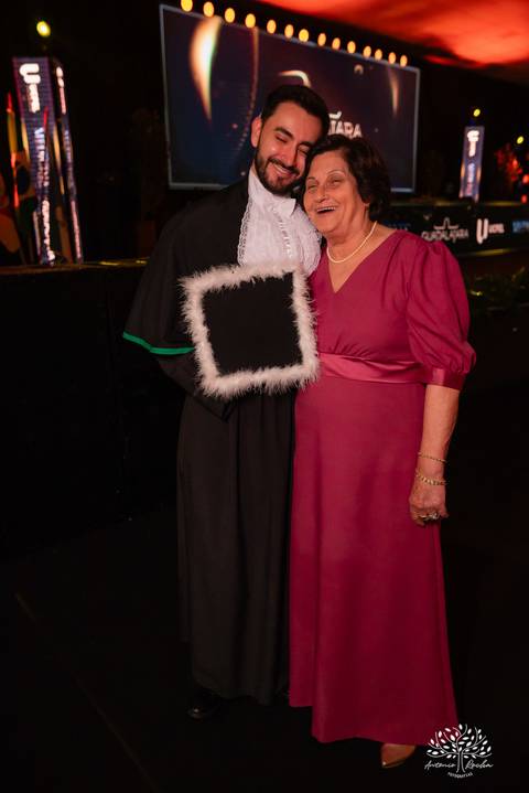 João Vitor - formatura - Medicina - UCPel - colação de grau - recepção - celebração - família - amigos - professores - conquista - emoção - registro - fotografia - discurso - crm - doutor - fotos formatura - trajetória - toga - médico - missa - fenadoce'