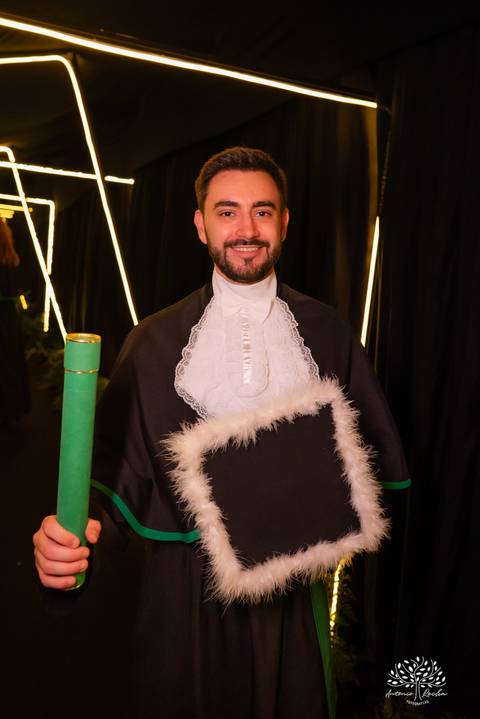 João Vitor - formatura - Medicina - UCPel - colação de grau - recepção - celebração - família - amigos - professores - conquista - emoção - registro - fotografia - discurso - crm - doutor - fotos formatura - trajetória - toga - médico - missa - fenadoce'