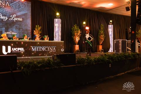 João Vitor - formatura - Medicina - UCPel - colação de grau - recepção - celebração - família - amigos - professores - conquista - emoção - registro - fotografia - discurso - crm - doutor - fotos formatura - trajetória - toga - médico - missa - fenadoce'