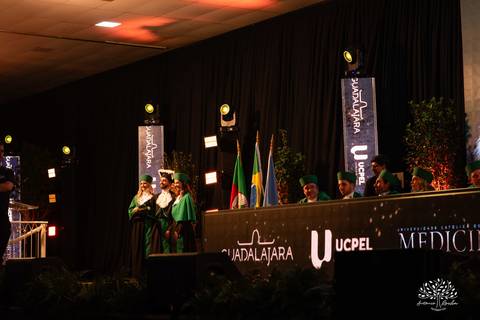 João Vitor - formatura - Medicina - UCPel - colação de grau - recepção - celebração - família - amigos - professores - conquista - emoção - registro - fotografia - discurso - crm - doutor - fotos formatura - trajetória - toga - médico - missa - fenadoce'