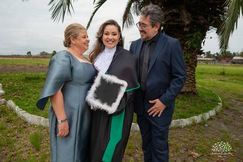 Formatura - Medicina - Maria Vitória - Ensaio de Meio Médico - Prova de Toga - Colação de Grau - Recepção de Formatura - Conquista - Emoção - Fotografia de Formatura - Memórias - Família - Celebração - Gratidão - Antonio Rocha Fotografias - Pelotas - Mavi'