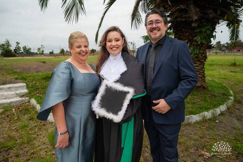 Formatura - Medicina - Maria Vitória - Ensaio de Meio Médico - Prova de Toga - Colação de Grau - Recepção de Formatura - Conquista - Emoção - Fotografia de Formatura - Memórias - Família - Celebração - Gratidão - Antonio Rocha Fotografias - Pelotas - Mavi'