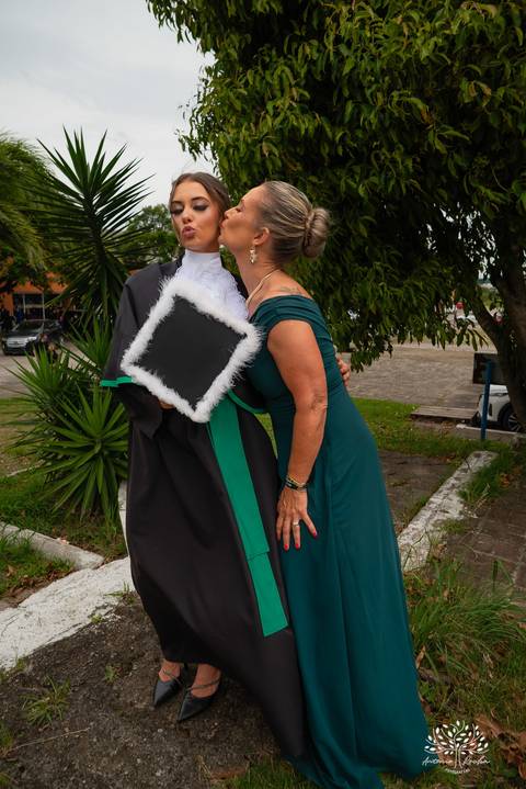 celebração - colação de grau - Centro de Eventos da Fenadoce - Igreja da Luz - Bodega da XV - conquista - emoção - medicina - registro fotográfico - memórias - fotografia de formatura - Antonio Rocha Fotografias - Pelotas'