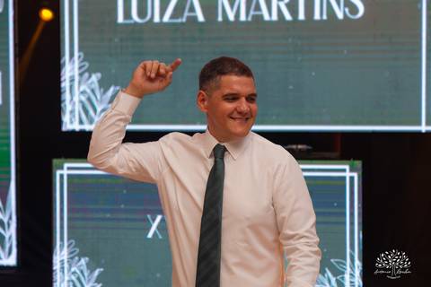 festa-15-anos - debutante - chácara-do-amanhecer - making-of - homenagem - pista-de-dança - fotografia-de-festa - antonio-rocha-fotografias – lavie eventos – storymaker Luan – Pelotas – Antonio Rocha Fotografias – grupo malv – personalizados de 15 anos'